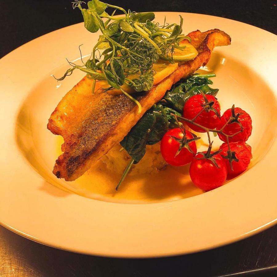 Fox And Goose Inn Brent Knoll Buitenkant foto