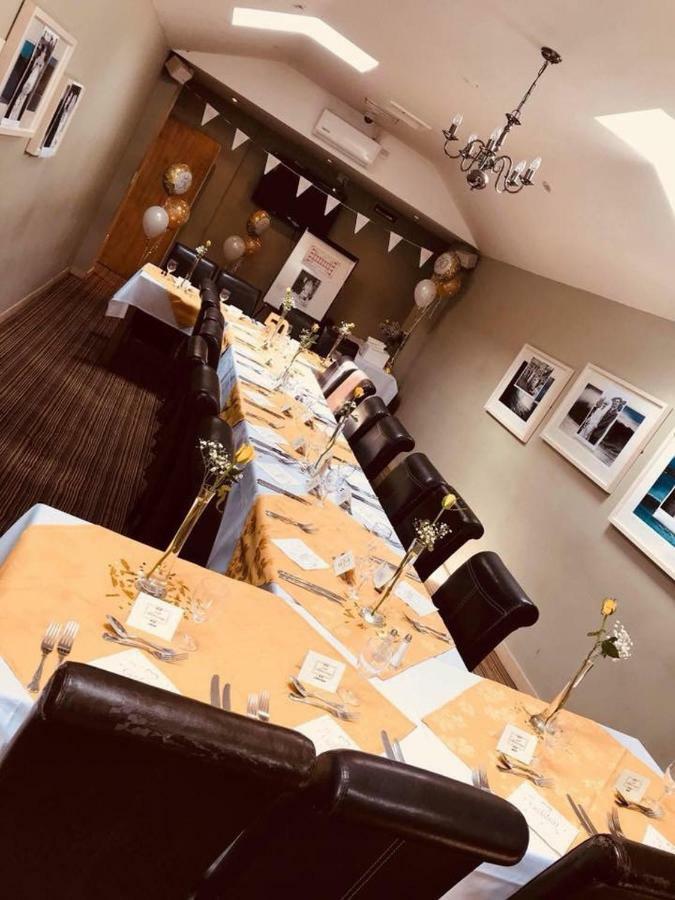 Fox And Goose Inn Brent Knoll Buitenkant foto